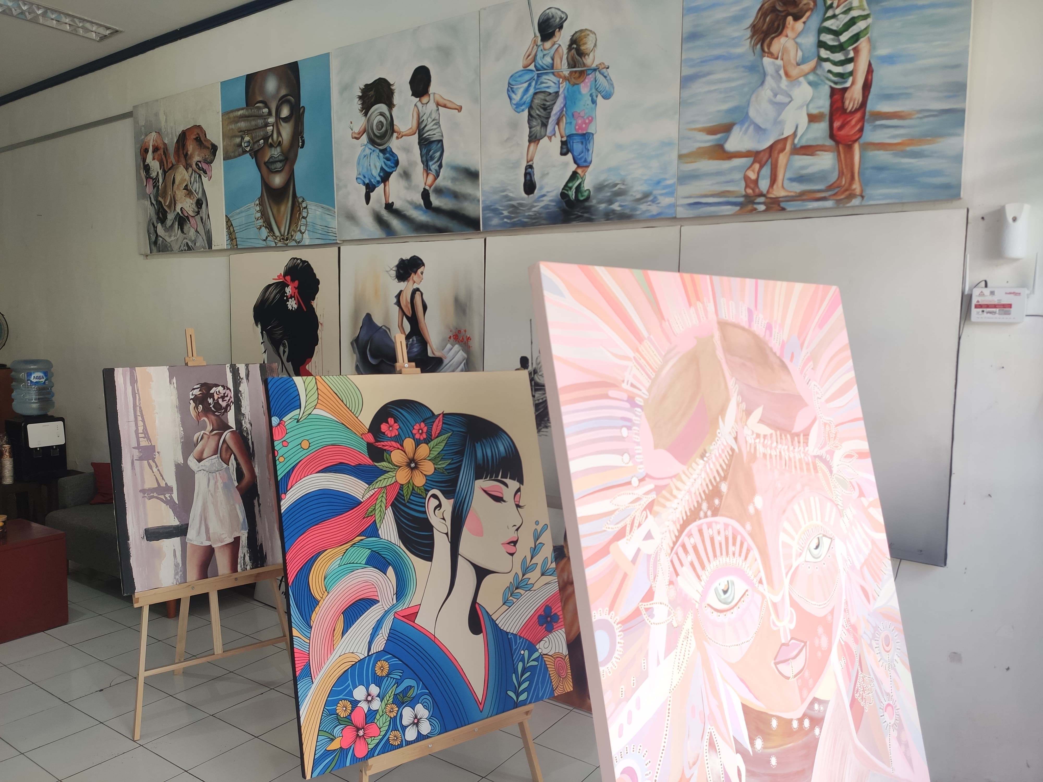 Exclusive Modern paintings and custom artwork display at Aestha Art Gallery with shipping to all country